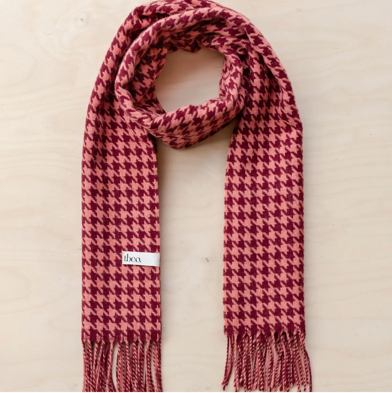 Lambswool Winter in Berry Houndstooth