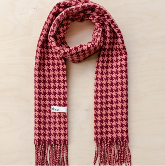 Lambswool Winter in Berry Houndstooth